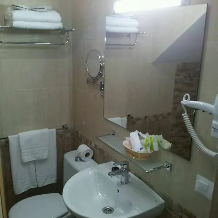 H. Ciudad De 3*